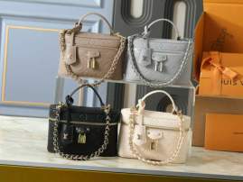 Picture of Louis Vuitton Handbags _SKUfw240792758fw